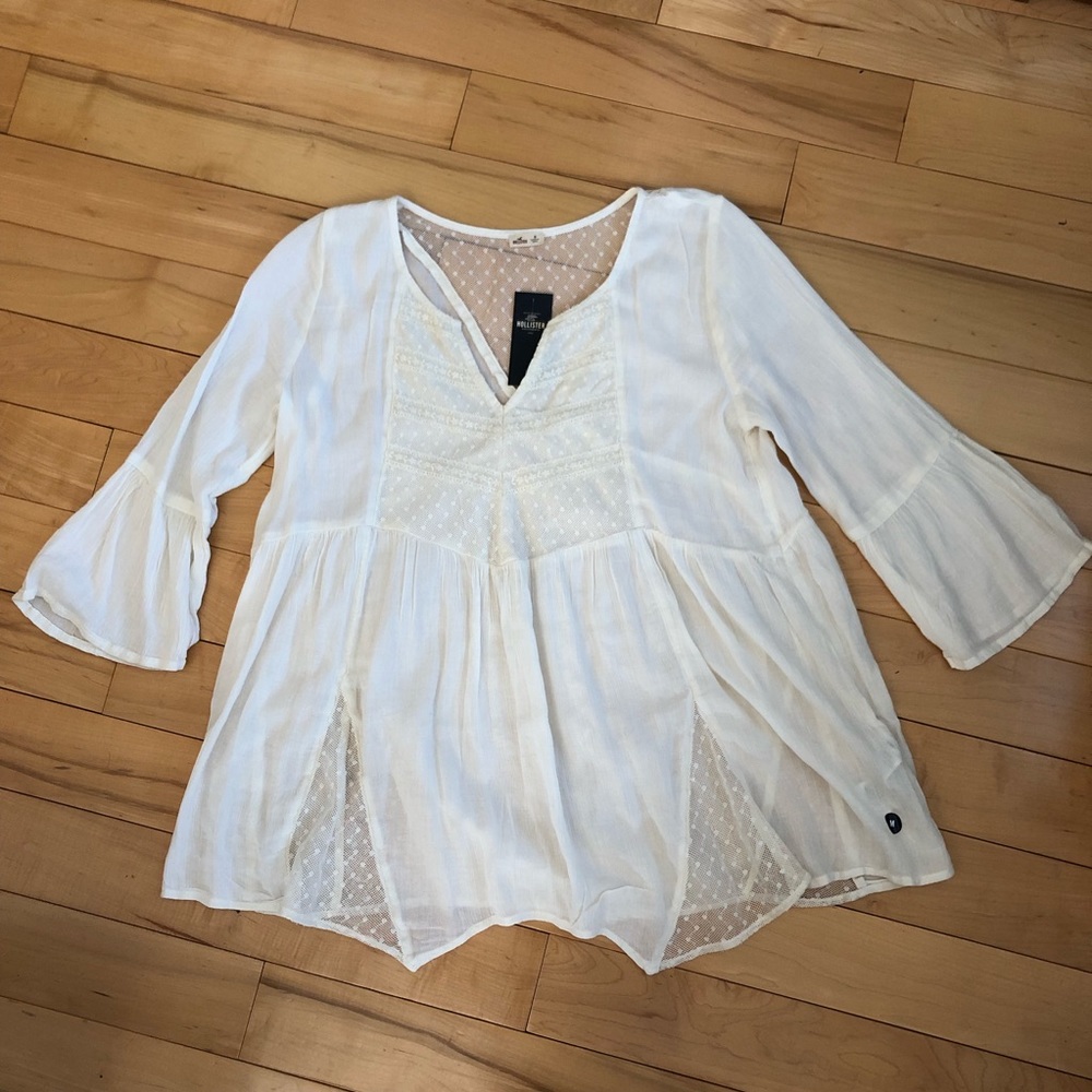 Hollister cream flowy top